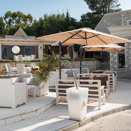 Neptune Sea House - Beachfront Agios Spyridon  Esterno foto