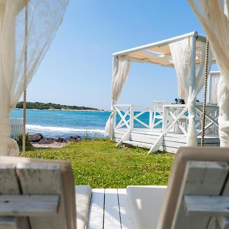 Neptune Sea House - Beachfront Agios Spyridon  Esterno foto