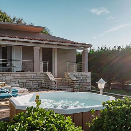 Neptune Sea House - Beachfront Agios Spyridon  Esterno foto