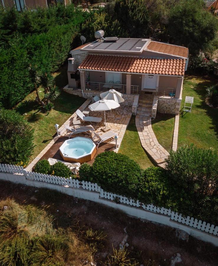 Neptune Sea House - Beachfront Agios Spyridon  Esterno foto