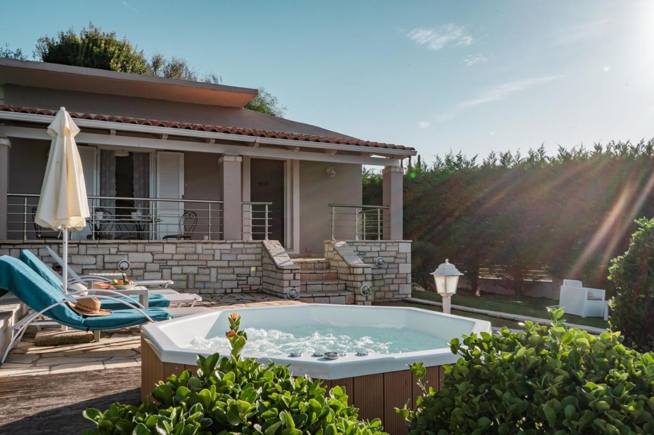 Neptune Sea House - Beachfront Agios Spyridon  Esterno foto