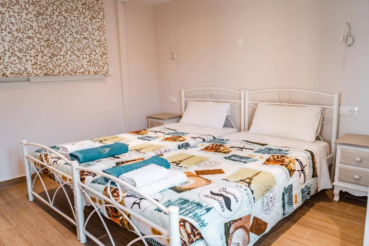 Neptune Sea House - Beachfront Agios Spyridon  Esterno foto